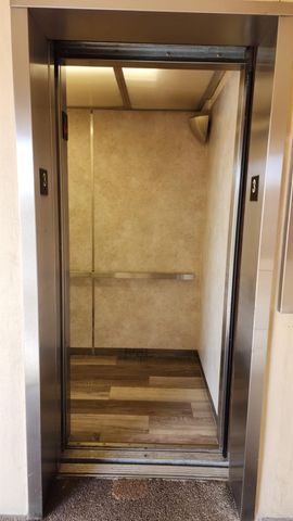2831 E Sunrise Lakes Dr 305, Sunrise, FL 33322
