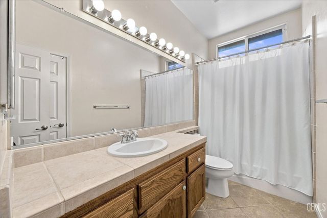 15005 Merlot Cellars Drive, Bakersfield, CA 93314
