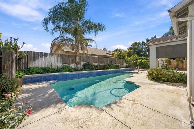 15005 Merlot Cellars Drive, Bakersfield, CA 93314