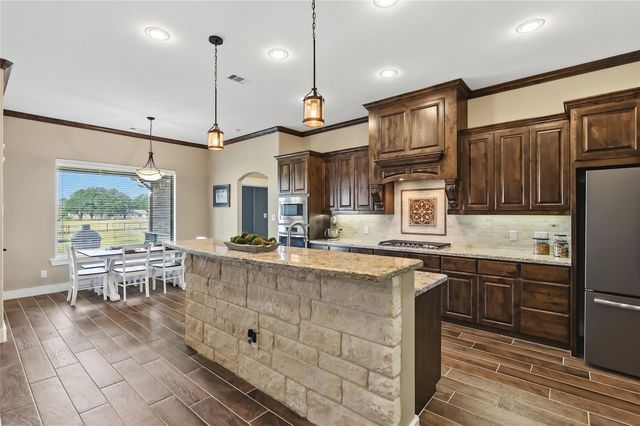 7588 Los Lobos Drive, Bryan, TX 77808