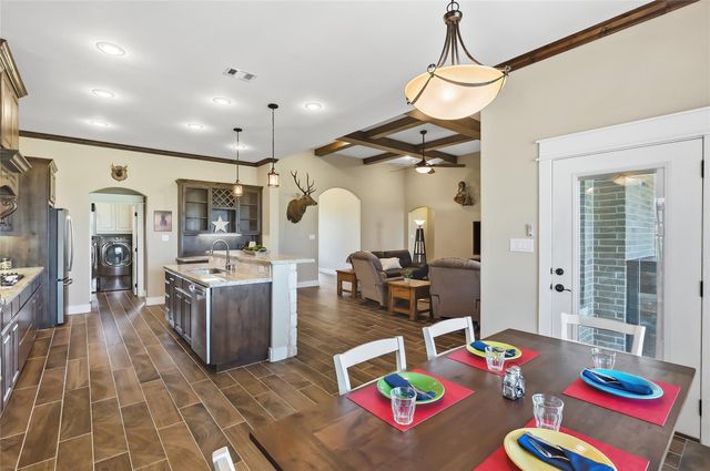 7588 Los Lobos Drive, Bryan, TX 77808