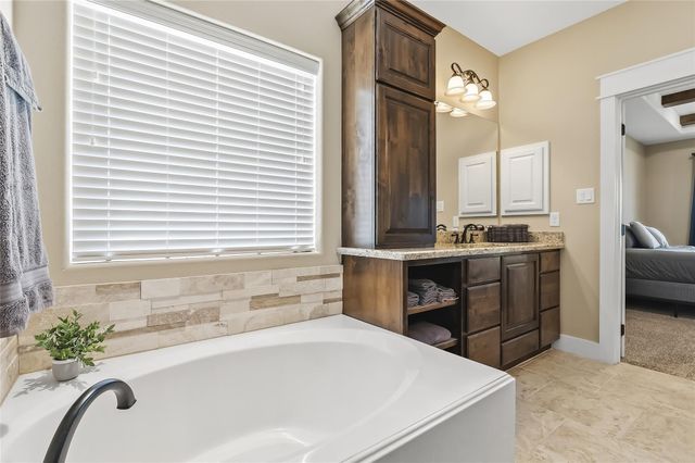 7588 Los Lobos Drive, Bryan, TX 77808