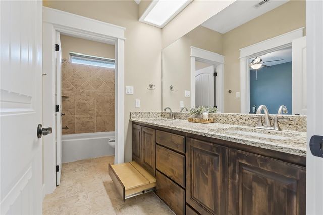 7588 Los Lobos Drive, Bryan, TX 77808