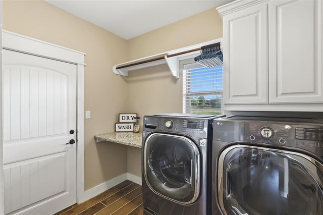 7588 Los Lobos Drive, Bryan, TX 77808