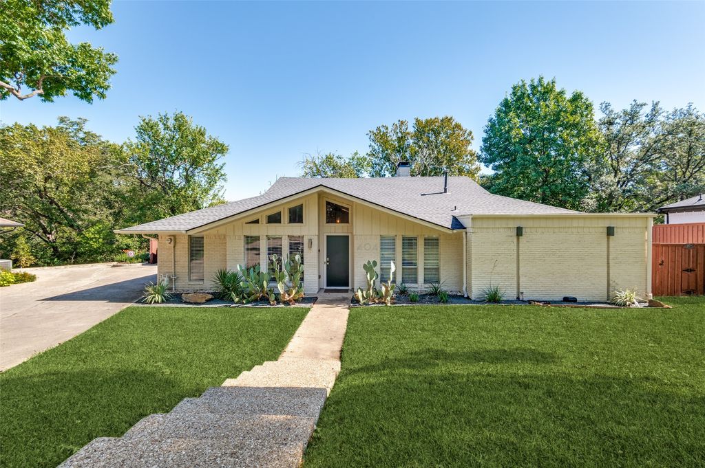 404 Brook Glen Place, Richardson, TX 75080