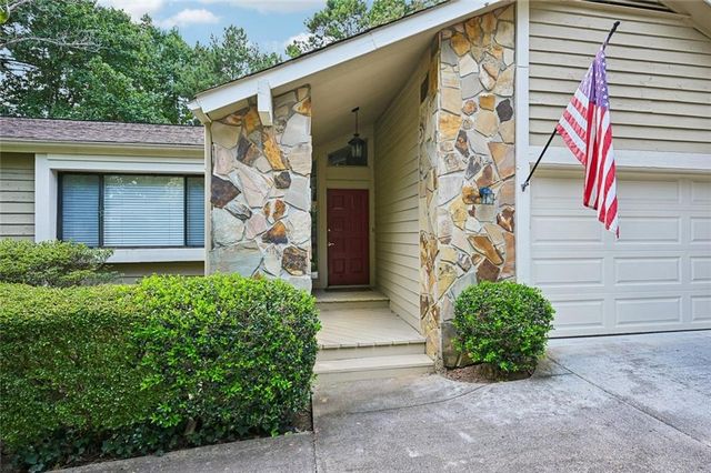 1008 Muirfield Drive NE, Marietta, GA 30068