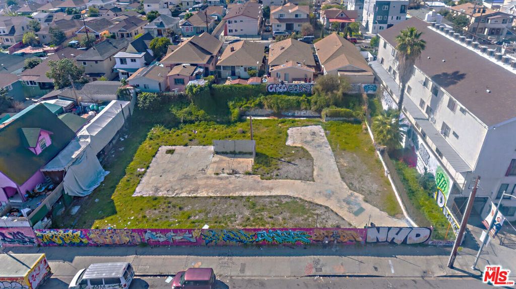 Image 6 of property listing at 1637 S Vermont Avenue, Los Angeles, CA 90006