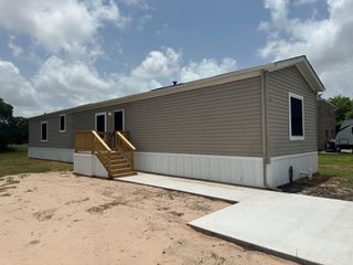 821 Austin Street, Clute, TX 77531