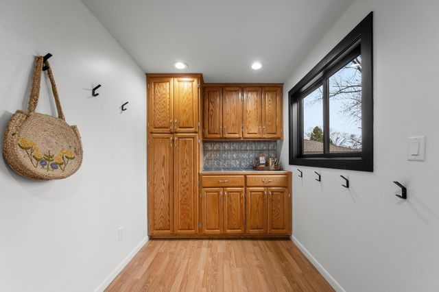 10617 Thomas Avenue S, Bloomington, MN 55431