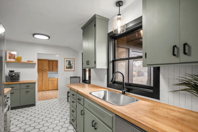 10617 Thomas Avenue S, Bloomington, MN 55431