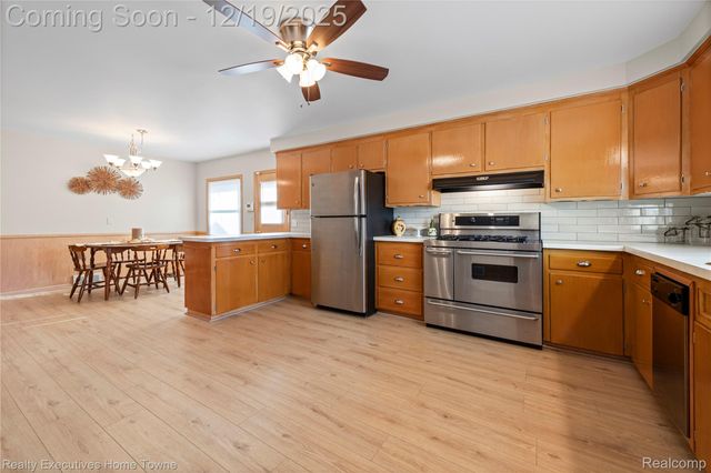 18200 Oak Avenue, Eastpointe, MI 48021