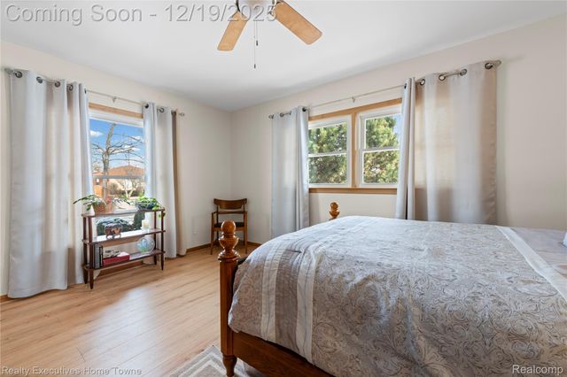 18200 Oak Avenue, Eastpointe, MI 48021