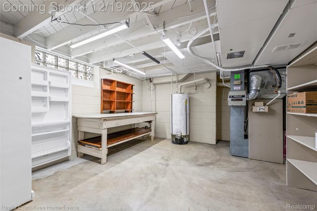 18200 Oak Avenue, Eastpointe, MI 48021