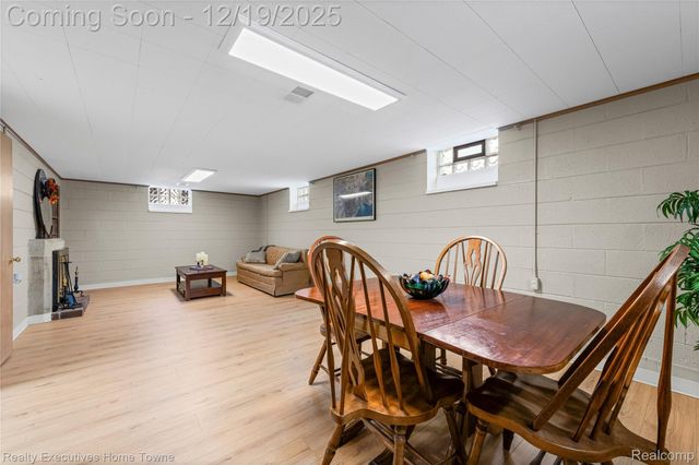 18200 Oak Avenue, Eastpointe, MI 48021