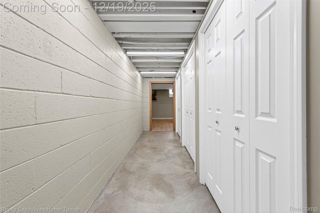 18200 Oak Avenue, Eastpointe, MI 48021