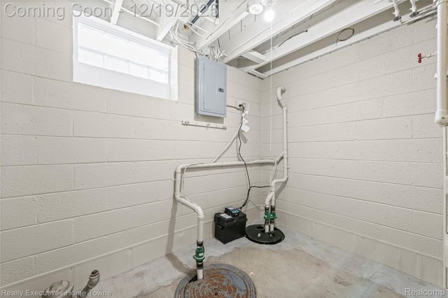 18200 Oak Avenue, Eastpointe, MI 48021