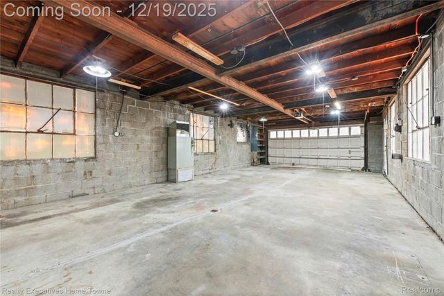 18200 Oak Avenue, Eastpointe, MI 48021