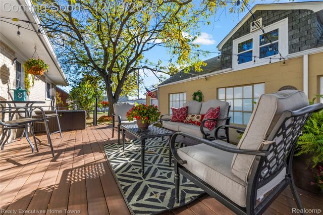 18200 Oak Avenue, Eastpointe, MI 48021