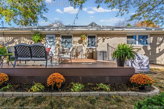 18200 Oak Avenue, Eastpointe, MI 48021