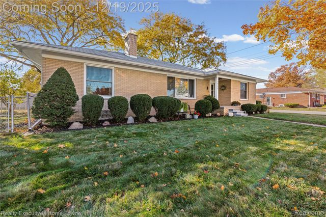 18200 Oak Avenue, Eastpointe, MI 48021