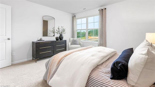 515 Forest Creek Drive, Winston-salem, NC 27107