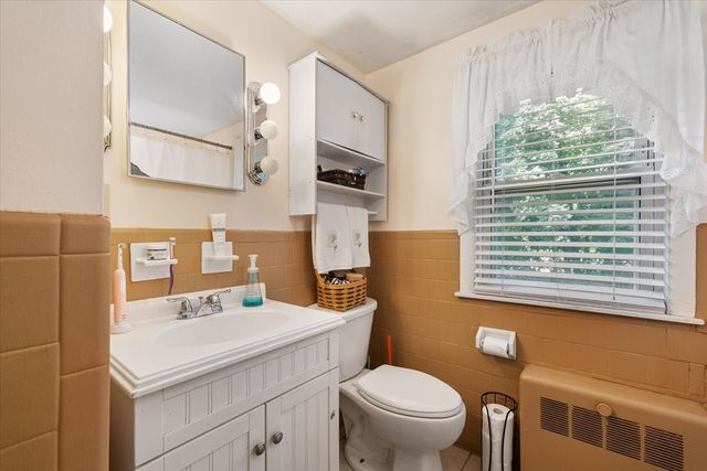 1 Melba Ave, Auburn, MA 01501