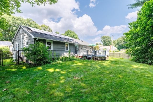 1 Melba Ave, Auburn, MA 01501