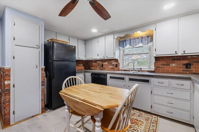 1 Melba Ave, Auburn, MA 01501
