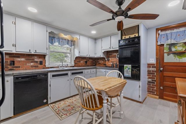 1 Melba Ave, Auburn, MA 01501