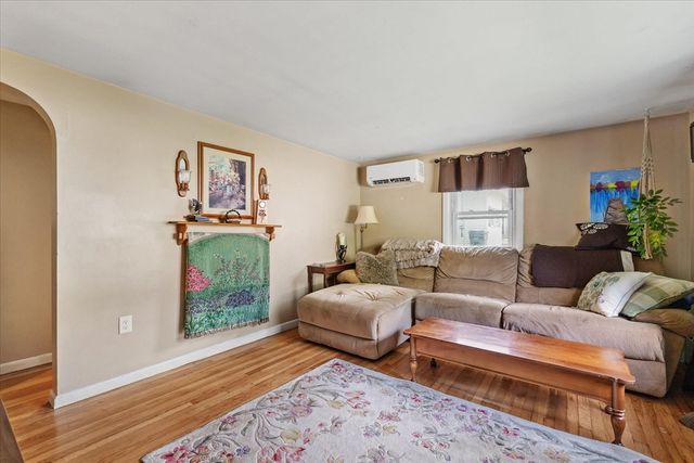 1 Melba Ave, Auburn, MA 01501