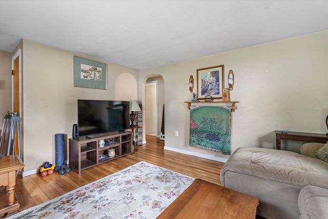 1 Melba Ave, Auburn, MA 01501