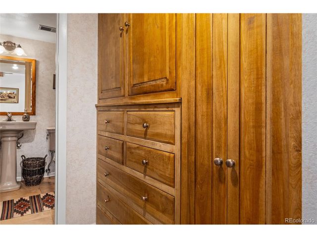 12143 W 68th Ave, Arvada, CO 80004