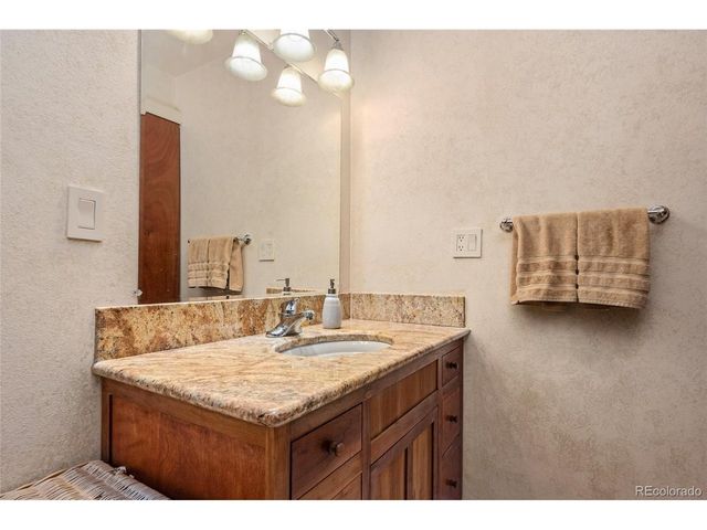 12143 W 68th Ave, Arvada, CO 80004