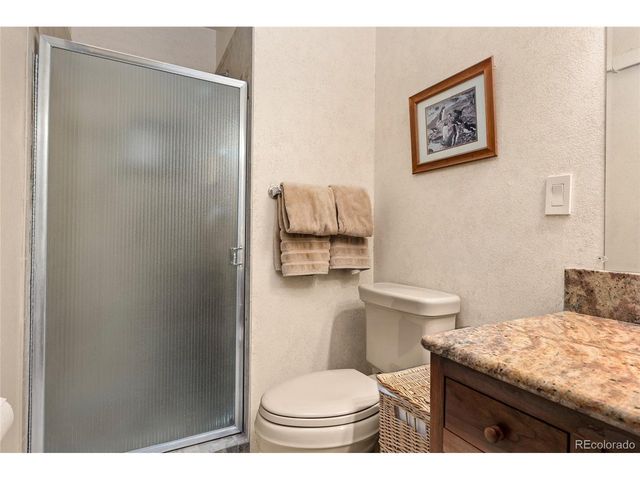 12143 W 68th Ave, Arvada, CO 80004