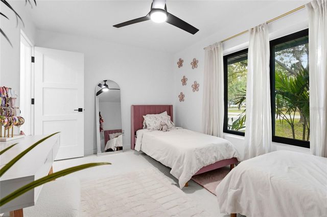 906 136TH STREET E, Bradenton, FL 34212