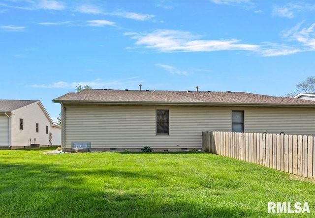 203 Wintergreen Drive, Chatham, IL 62629