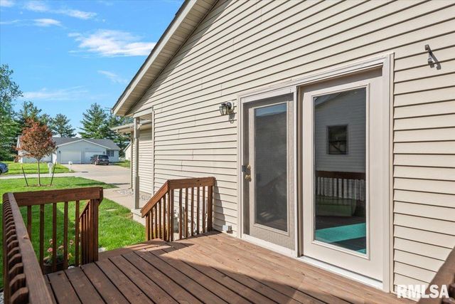 203 Wintergreen Drive, Chatham, IL 62629