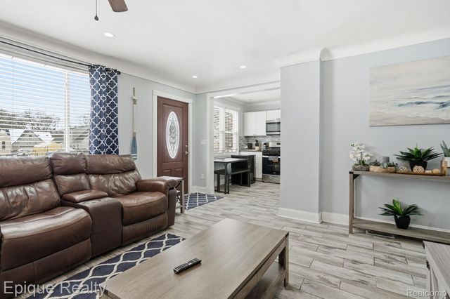 22200 Le Fever Avenue, Warren, MI 48091