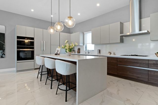 15 SE 11th Avenue, Fort Lauderdale, FL 33301