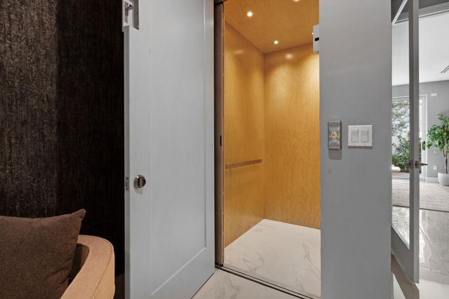 15 SE 11th Avenue, Fort Lauderdale, FL 33301