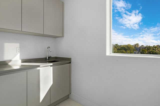 15 SE 11th Avenue, Fort Lauderdale, FL 33301