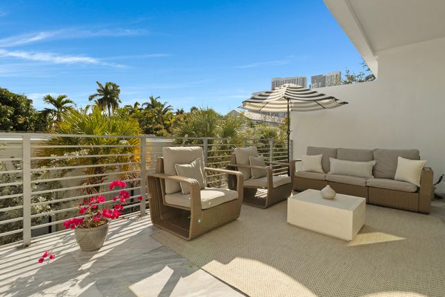 15 SE 11th Avenue, Fort Lauderdale, FL 33301