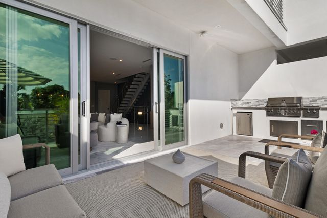 15 SE 11th Avenue, Fort Lauderdale, FL 33301