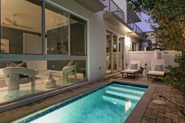 15 SE 11th Avenue, Fort Lauderdale, FL 33301