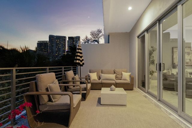 15 SE 11th Avenue, Fort Lauderdale, FL 33301