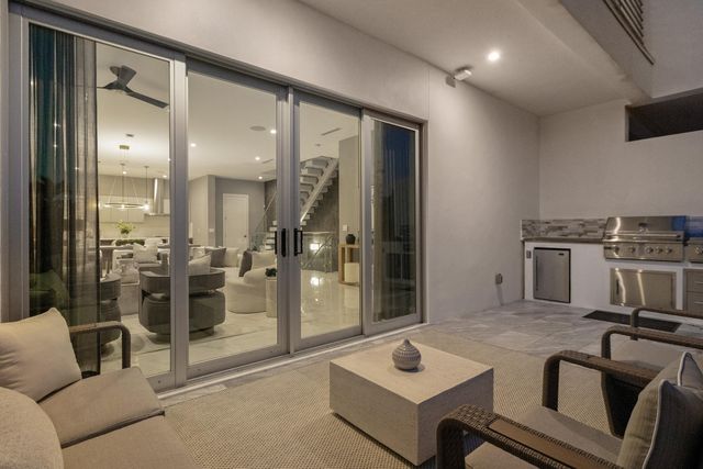 15 SE 11th Avenue, Fort Lauderdale, FL 33301