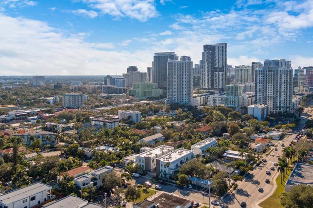 15 SE 11th Avenue, Fort Lauderdale, FL 33301