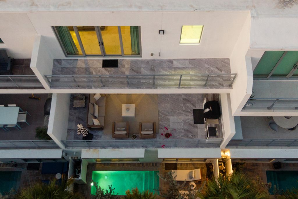 15 SE 11th Avenue, Fort Lauderdale, FL 33301