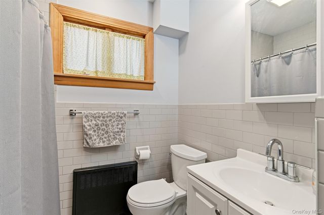 14 Starlight Court, West Babylon, NY 11704