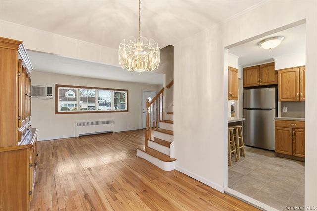 14 Starlight Court, West Babylon, NY 11704